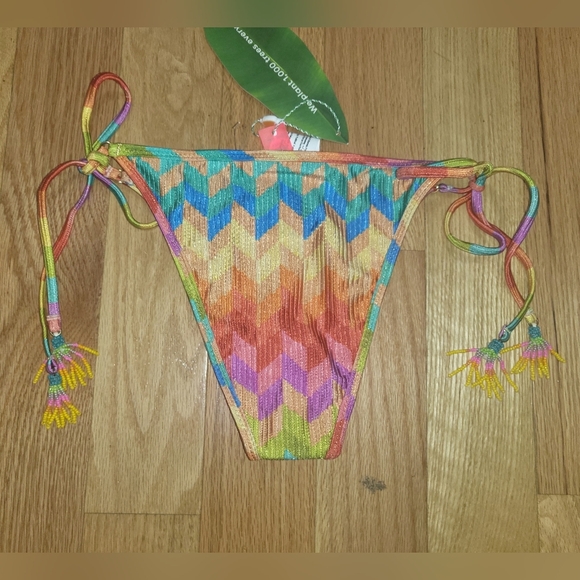 D1. NWT FARM RIO Ribbed Light Chevron Tie Side Brazilian Bikini Bottom Size L - Picture 9 of 10